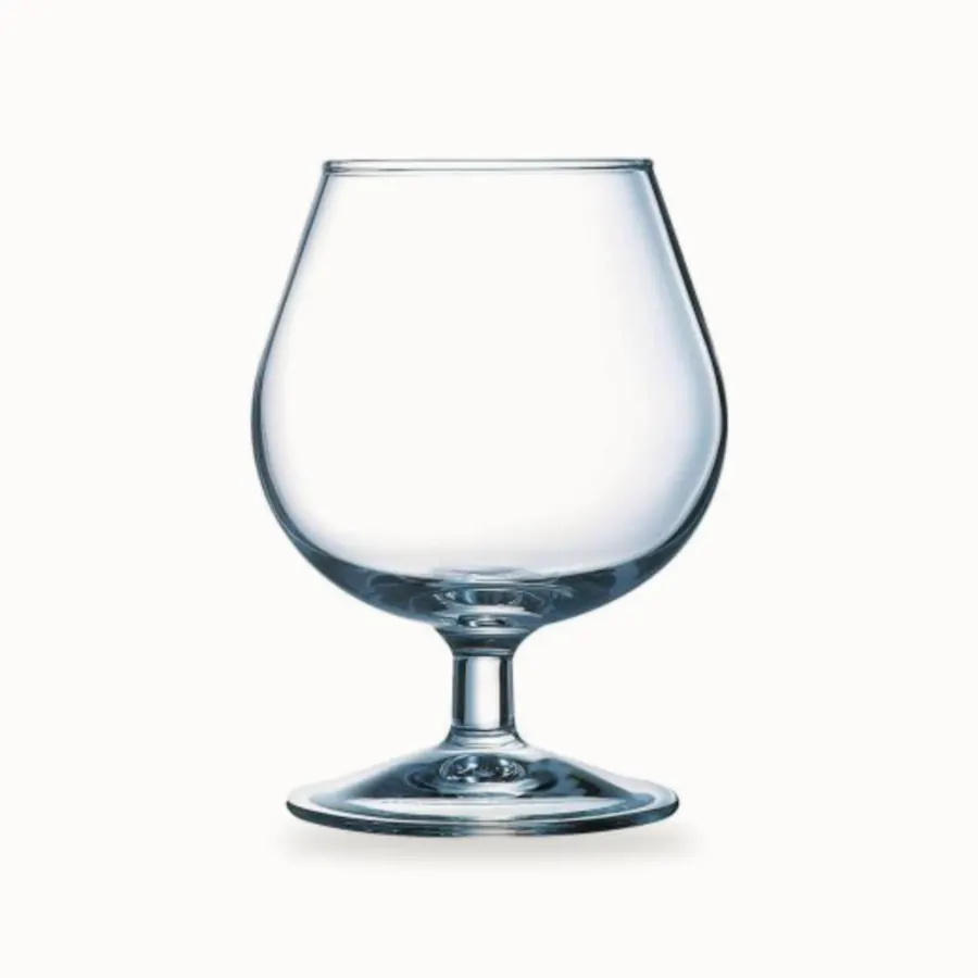 Cognacglass med bred bolle på kort stett