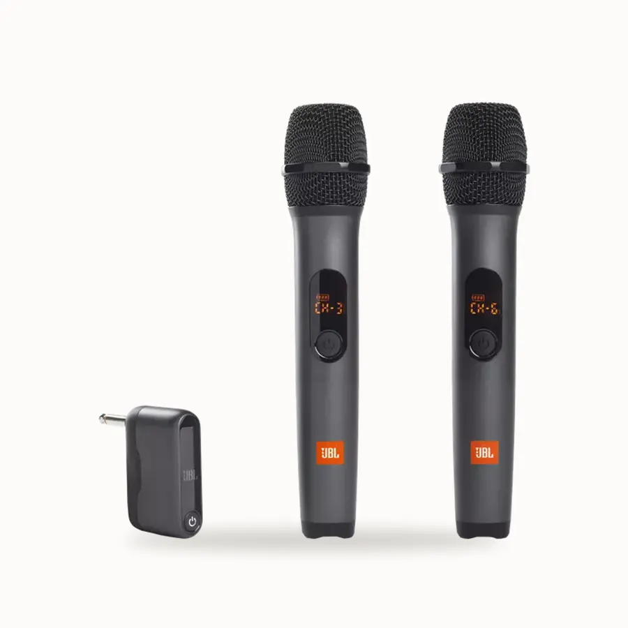 To trådløse JBL-mikrofoner og en mottaker