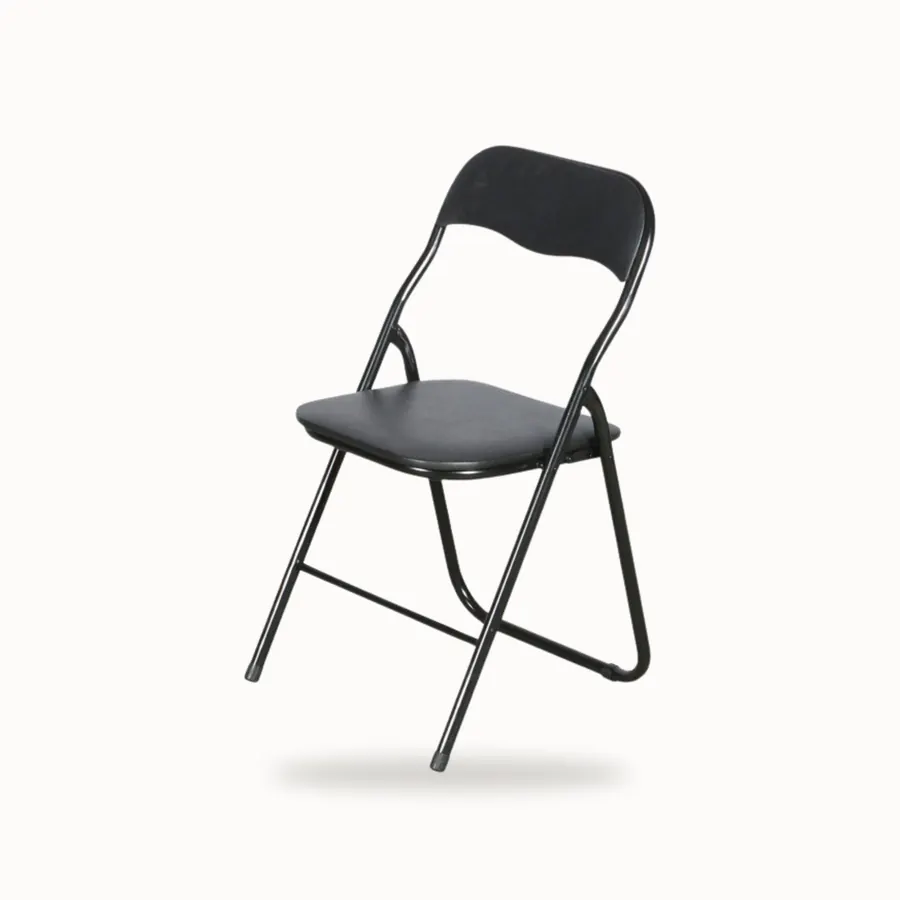 Sort klappstol med polstret sete og rygg