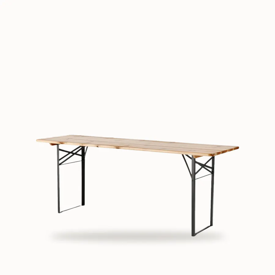 Trebord med treplate og sammenleggbare metallben
