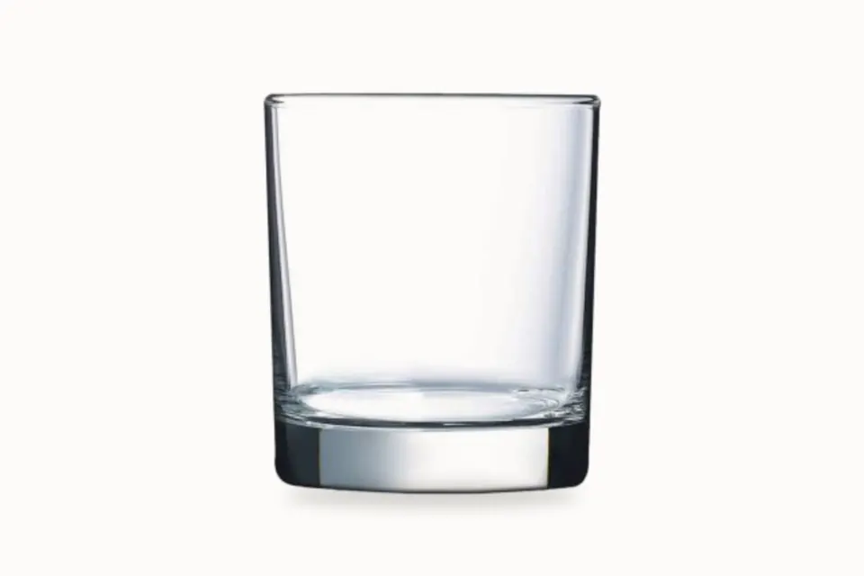 Lavt whiskyglass med tykk bunn