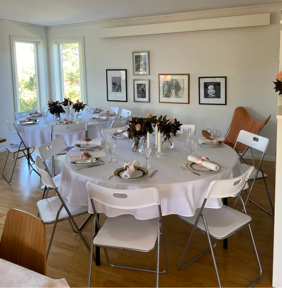 Bord, duker, stoler og dekketøy - Berg Event — bilde 2